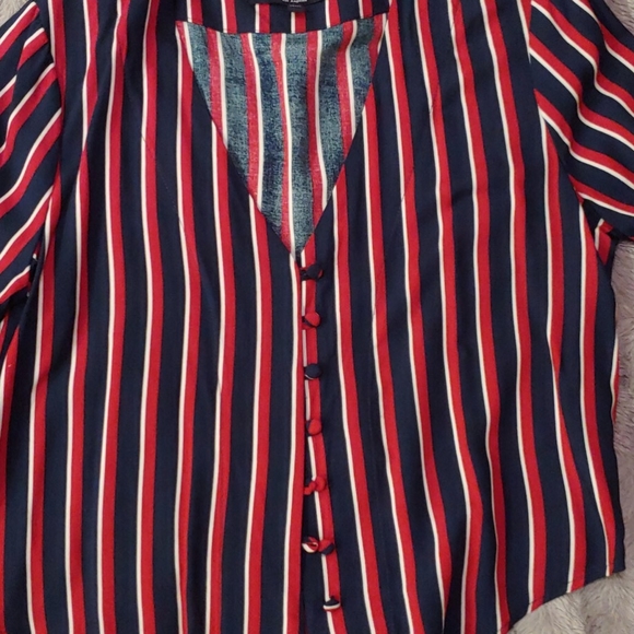 Red, White, and Blue Short Blouse - Picture 4 of 5